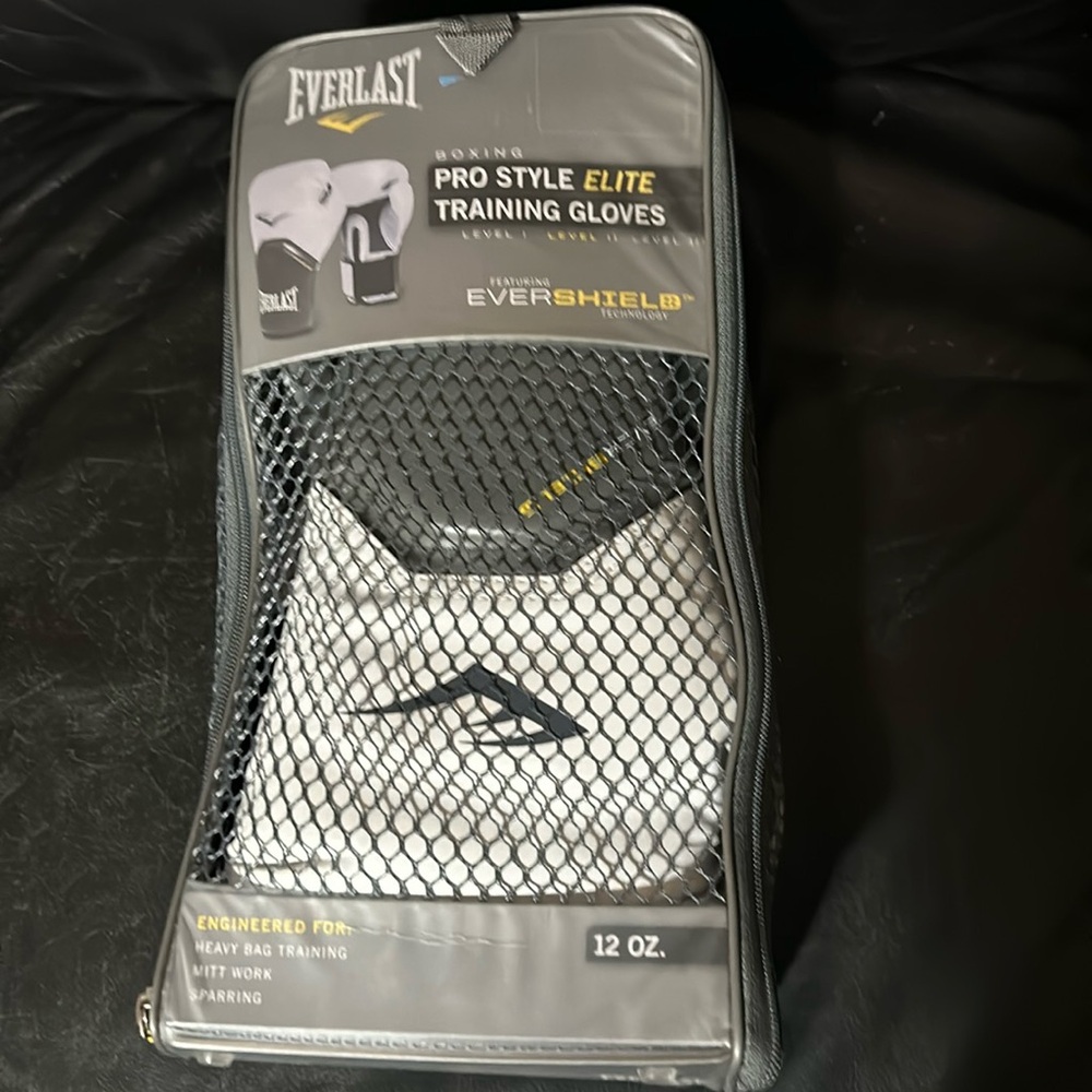 Everlast PRO Style Elite Level II Training Boxing Gloves